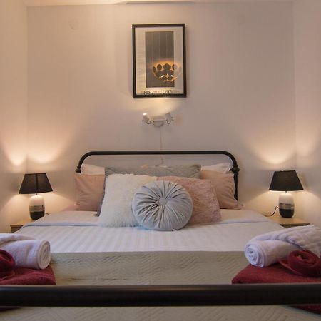 Apartments Flowers Крк Екстер'єр фото