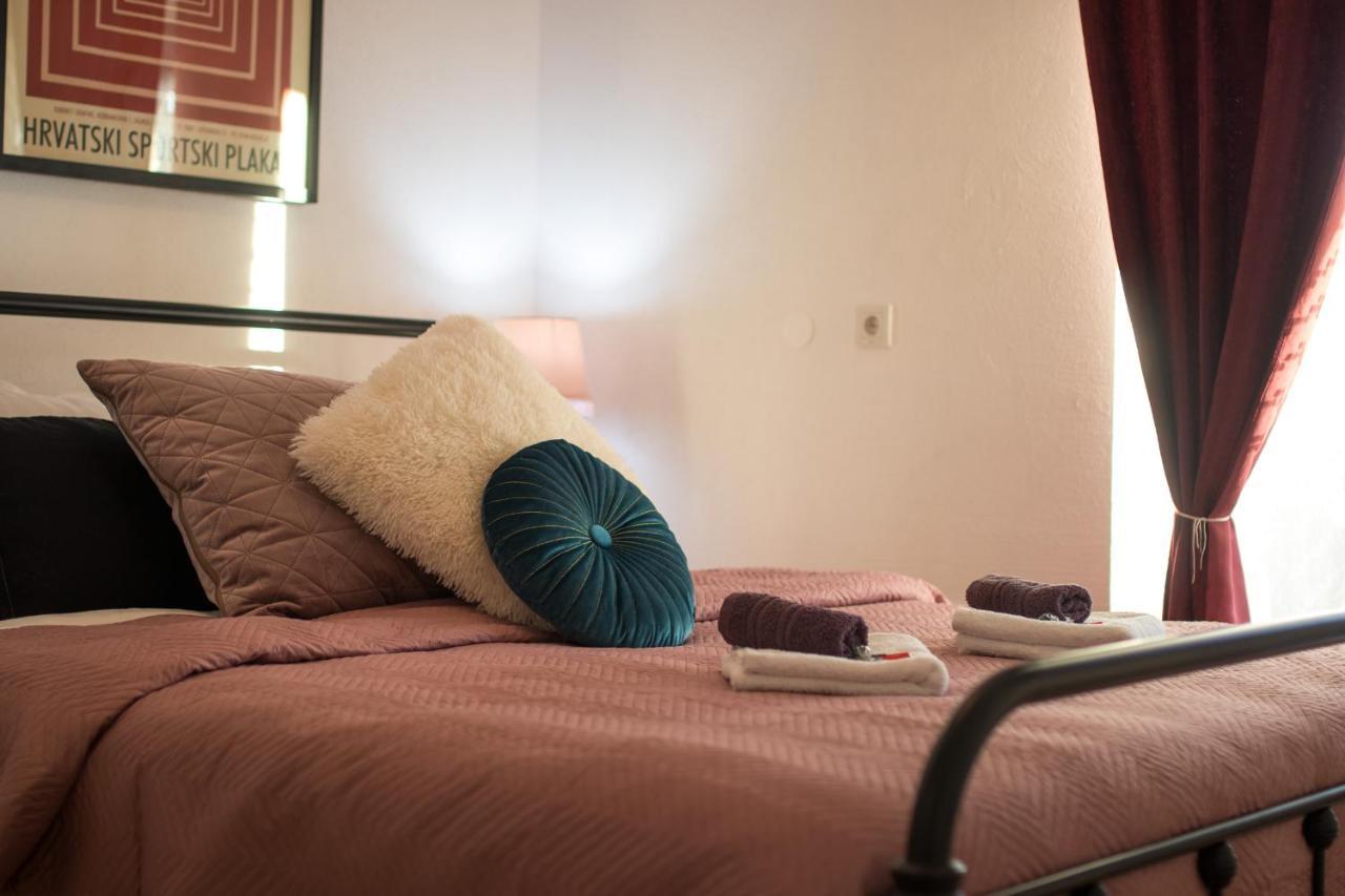 Apartments Flowers Крк Екстер'єр фото