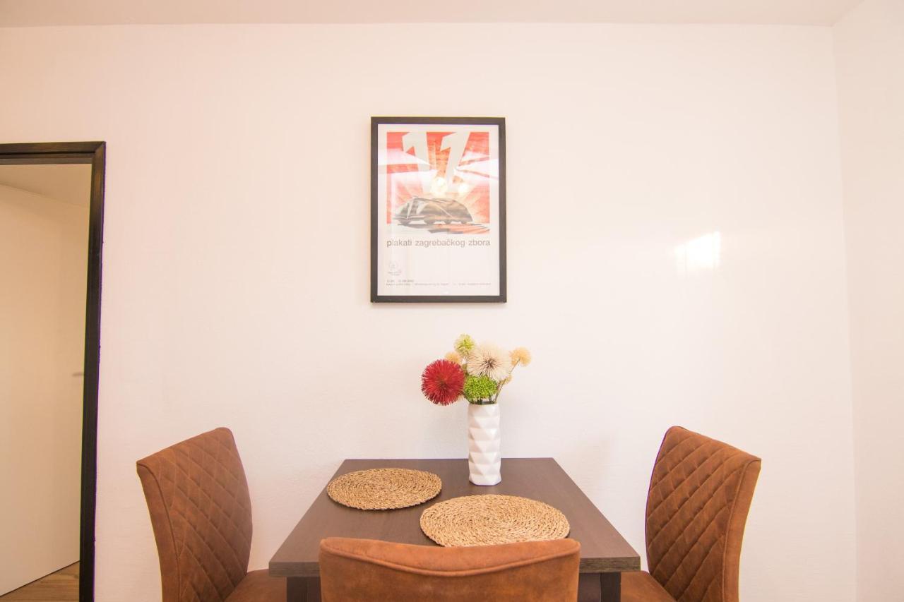 Apartments Flowers Крк Екстер'єр фото