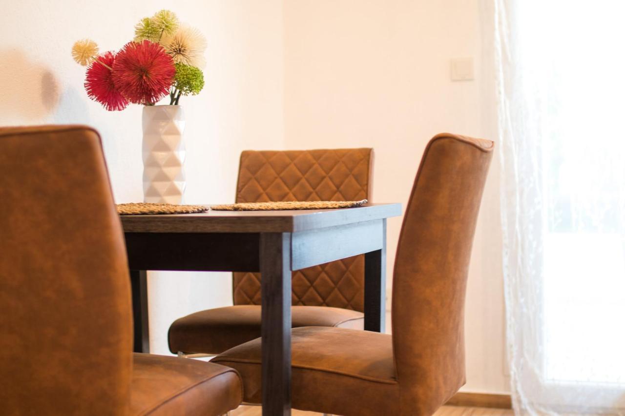 Apartments Flowers Крк Екстер'єр фото