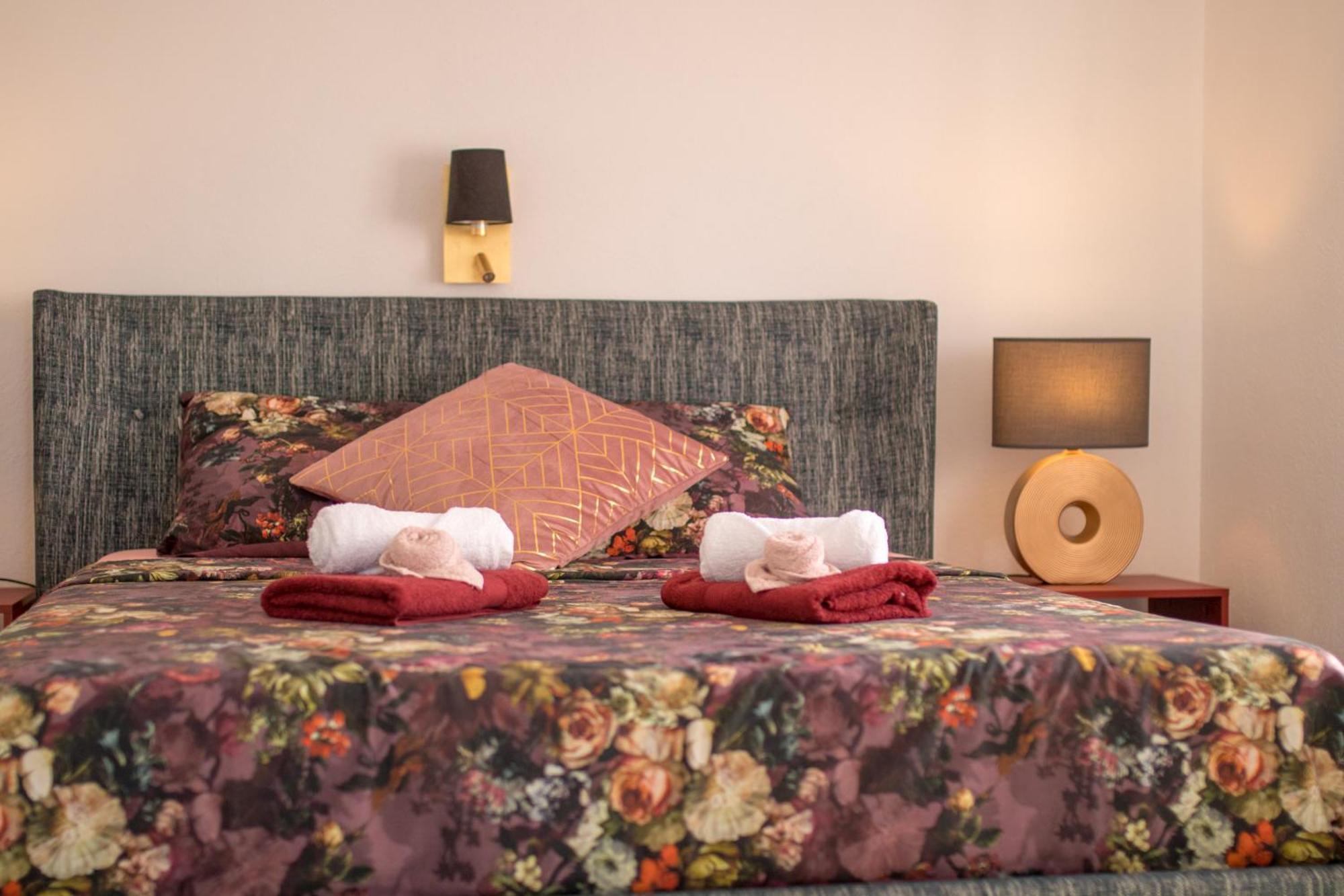 Apartments Flowers Крк Екстер'єр фото