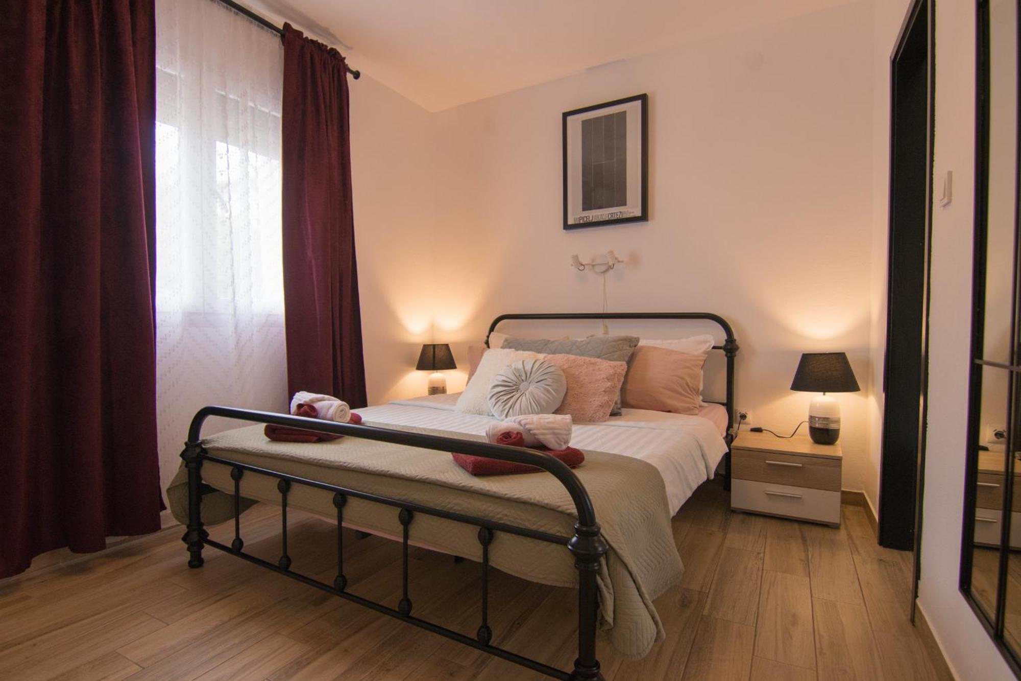 Apartments Flowers Крк Екстер'єр фото